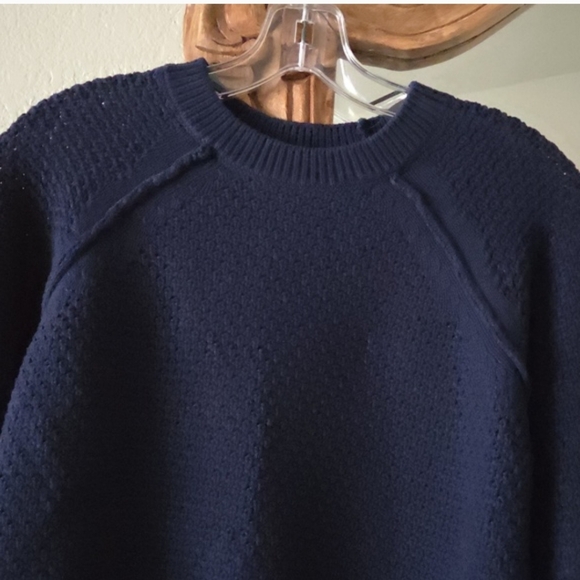 GAP Navy Blue Textured Crewneck Sweater - Picture 6 of 7